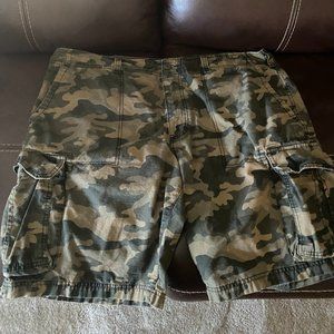 Men's Green Camo shorts, size 42